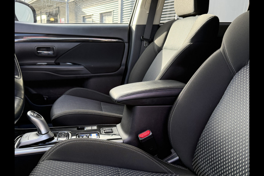 Mitsubishi Outlander BWJ 2021 | 2.4 225PK PHEV Pure | CLIMA | NAVI | STOELVERW | LEDER | CAMERA A | CARPLAY |