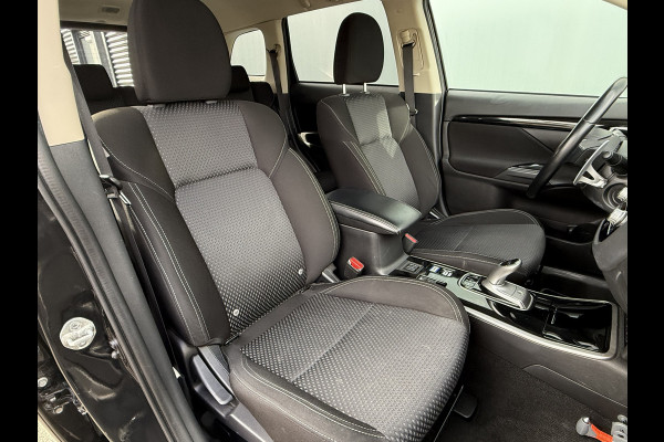 Mitsubishi Outlander BWJ 2021 | 2.4 225PK PHEV Pure | CLIMA | NAVI | STOELVERW | LEDER | CAMERA A | CARPLAY |