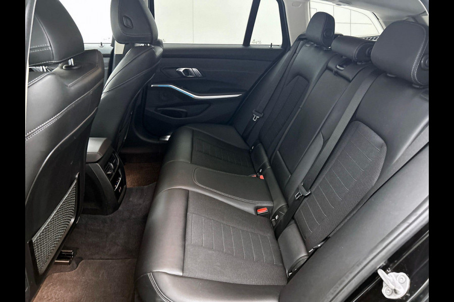 BMW 3 Serie Touring 330e High Executive Black Line | Sport Line | TREKHAAK | CARPLAY