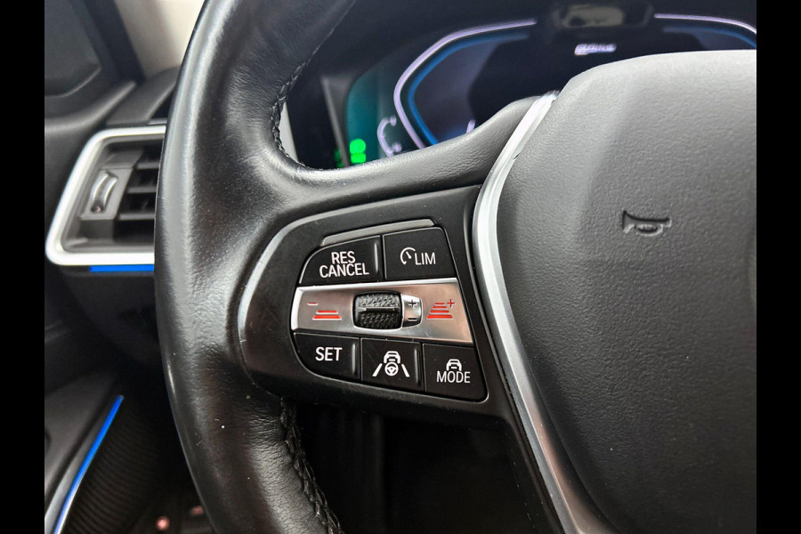 BMW 3 Serie Touring 330e High Executive Black Line | Sport Line | TREKHAAK | CARPLAY