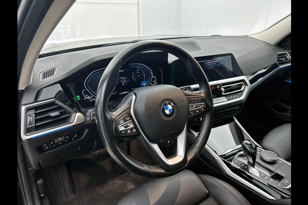 BMW 3 Serie Touring 330e High Executive Black Line | Sport Line | TREKHAAK | CARPLAY