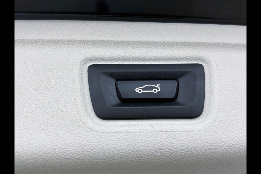 BMW 3 Serie Touring 330e High Executive Black Line | Sport Line | TREKHAAK | CARPLAY