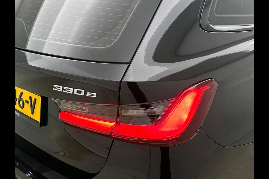 BMW 3 Serie Touring 330e High Executive Black Line | Sport Line | TREKHAAK | CARPLAY