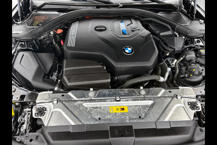 BMW 3 Serie Touring 330e High Executive Black Line | Sport Line | TREKHAAK | CARPLAY