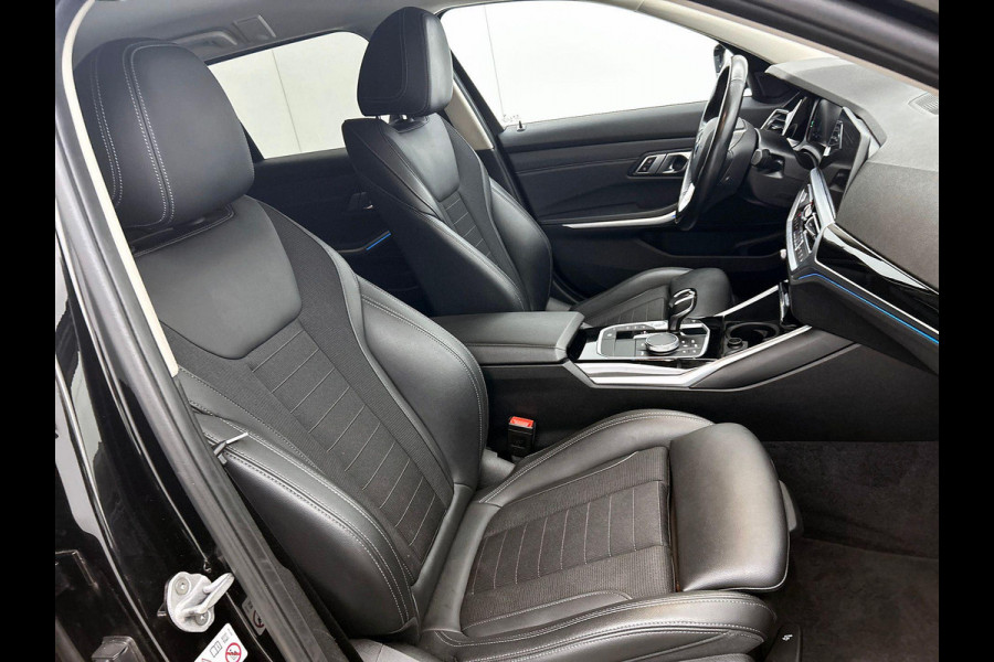 BMW 3 Serie Touring 330e High Executive Black Line | Sport Line | TREKHAAK | CARPLAY