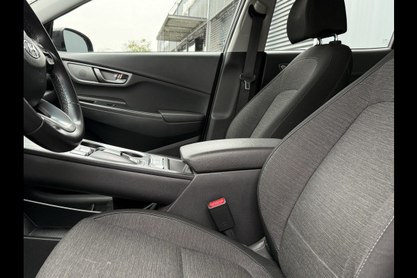 Hyundai Kona BWJ 12-2020 | SOH 94,9% EV Comfort 64 kWh | CLIMA | CAMERA A | LICHTMETAAL | PDC | NAVI