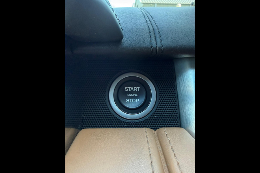 Land Rover Range Rover P400e Autobiography Panoramadak Luchtvering Head-up display Lederen bekleding Drive Pro Pack 360 camera Stoel ventilatie