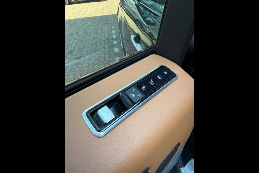 Land Rover Range Rover P400e Autobiography Panoramadak Luchtvering Head-up display Lederen bekleding Drive Pro Pack 360 camera Stoel ventilatie
