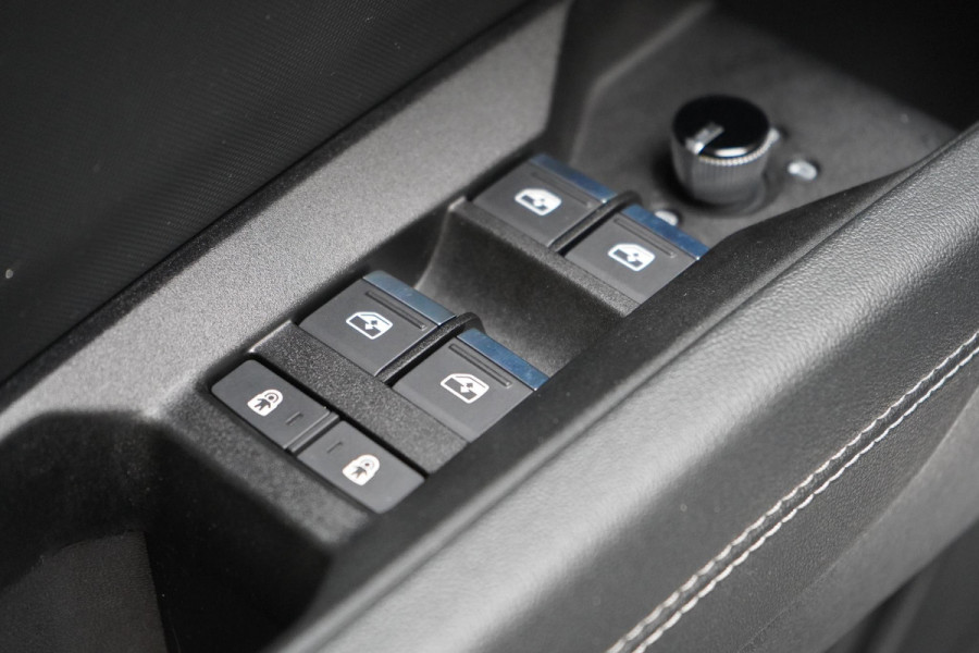 Audi Q4 e-tron 40 Launch edition Advanced Plus 77 kWh | SoH 93% | Panoramadak | Adaptive Cruise | Navigatie | Carplay | Stoelverwarming
