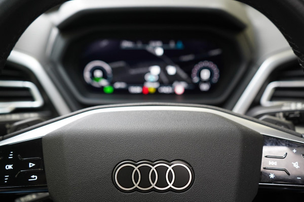 Audi Q4 e-tron 40 Launch edition Advanced Plus 77 kWh | SoH 93% | Panoramadak | Adaptive Cruise | Navigatie | Carplay | Stoelverwarming