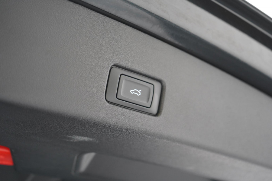 Audi Q4 e-tron 40 Launch edition Advanced Plus 77 kWh | SoH 93% | Panoramadak | Adaptive Cruise | Navigatie | Carplay | Stoelverwarming