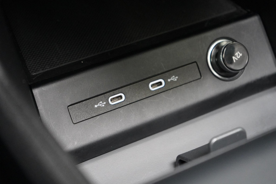 Audi Q4 e-tron 40 Launch edition Advanced Plus 77 kWh | SoH 93% | Panoramadak | Adaptive Cruise | Navigatie | Carplay | Stoelverwarming