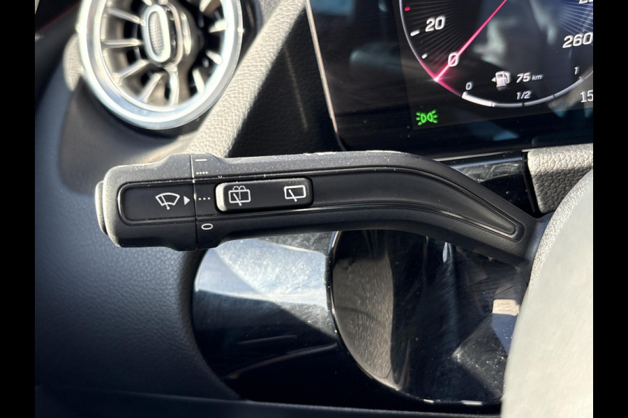 Mercedes-Benz B-Klasse 250 e Star Edition AMG Line | PHEV | Stoelverwarming | Camera | Sportstoelen | Climate control | BTW verrekenbaar
