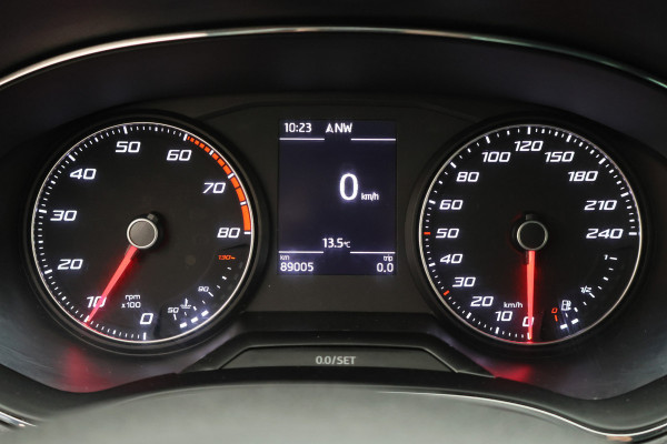 Seat Arona 1.0 TSI Style Business Intense Camera, Keyless, Apple Carplay, Trekhaak, ACC