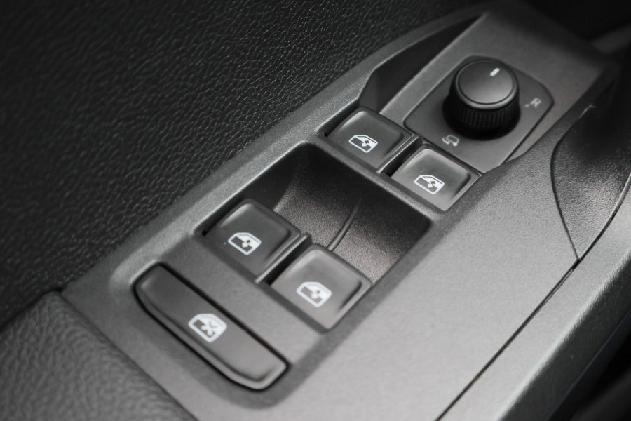 Seat Arona 1.0 TSI Style Business Intense Camera, Keyless, Apple Carplay, Trekhaak, ACC