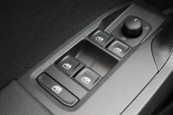 Seat Arona 1.0 TSI Style Business Intense Camera, Keyless, Apple Carplay, Trekhaak, ACC