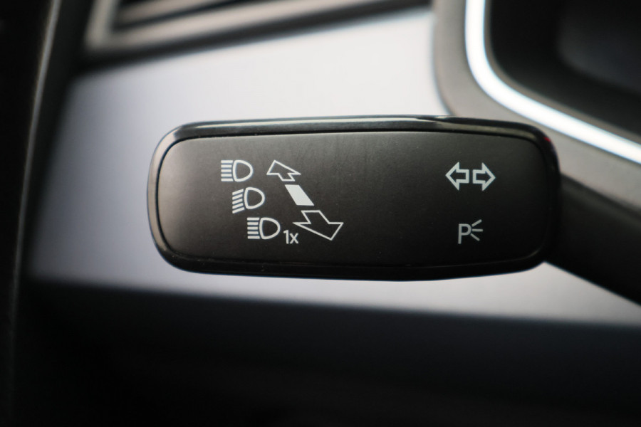 Seat Arona 1.0 TSI Style Business Intense Camera, Keyless, Apple Carplay, Trekhaak, ACC