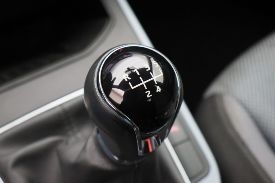 Seat Arona 1.0 TSI Style Business Intense Camera, Keyless, Apple Carplay, Trekhaak, ACC