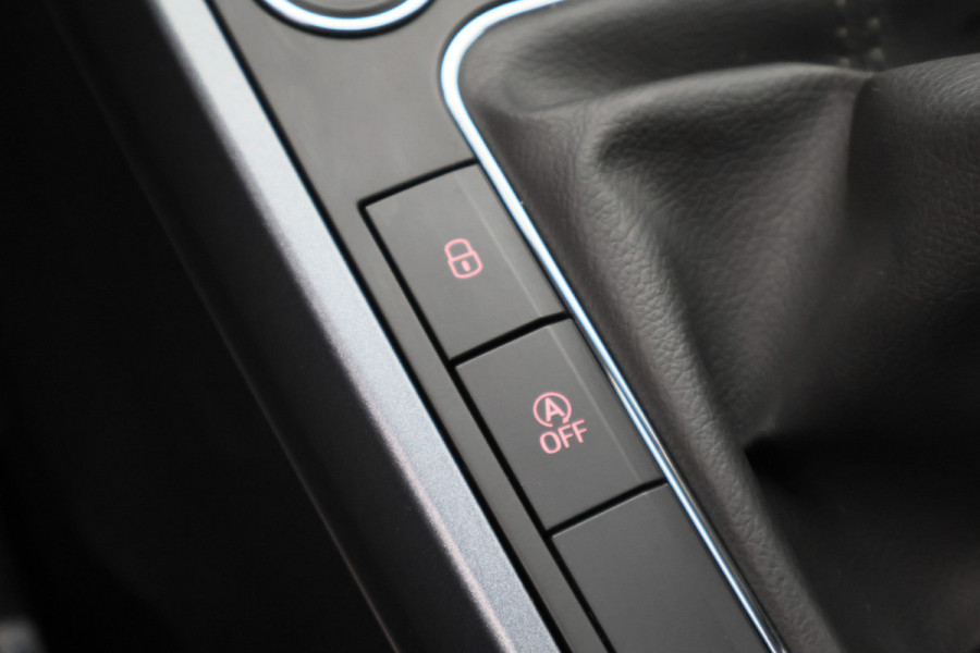 Seat Arona 1.0 TSI Style Business Intense Camera, Keyless, Apple Carplay, Trekhaak, ACC