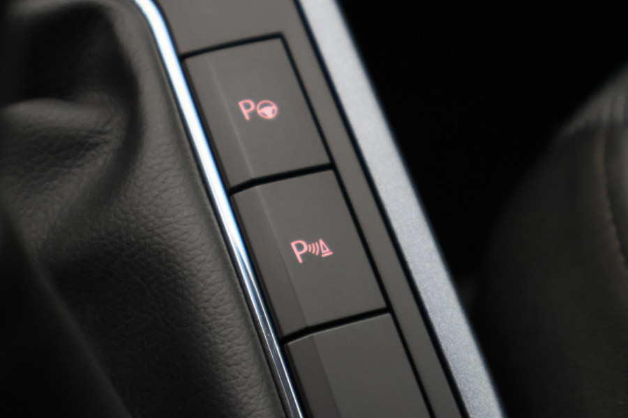 Seat Arona 1.0 TSI Style Business Intense Camera, Keyless, Apple Carplay, Trekhaak, ACC