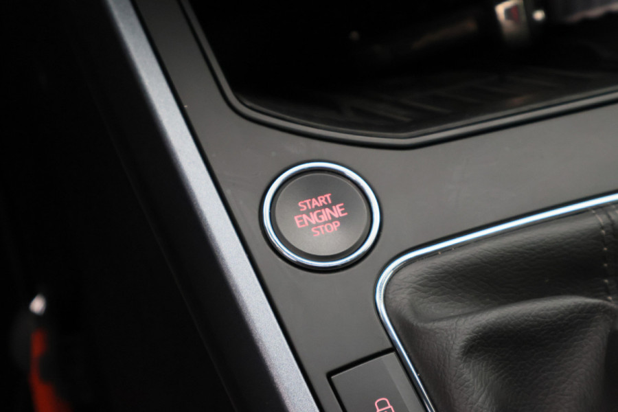 Seat Arona 1.0 TSI Style Business Intense Camera, Keyless, Apple Carplay, Trekhaak, ACC