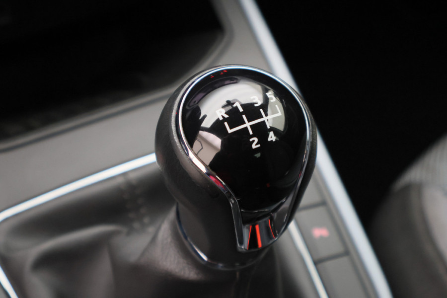 Seat Arona 1.0 TSI Style Business Intense Camera, Keyless, Apple Carplay, Trekhaak, ACC