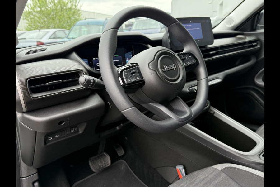 Jeep Avenger BWJ 12-2023 | 157PK Longitude 54 kWh AUTOMAAT | | NAVI | CLIMA | CRUISE | CARPLAY | KEYLESS | PDC | LMV | PRIVACY GLASS |