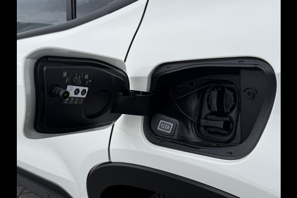 Jeep Avenger BWJ 12-2023 | 157PK Longitude 54 kWh AUTOMAAT | | NAVI | CLIMA | CRUISE | CARPLAY | KEYLESS | PDC | LMV | PRIVACY GLASS |