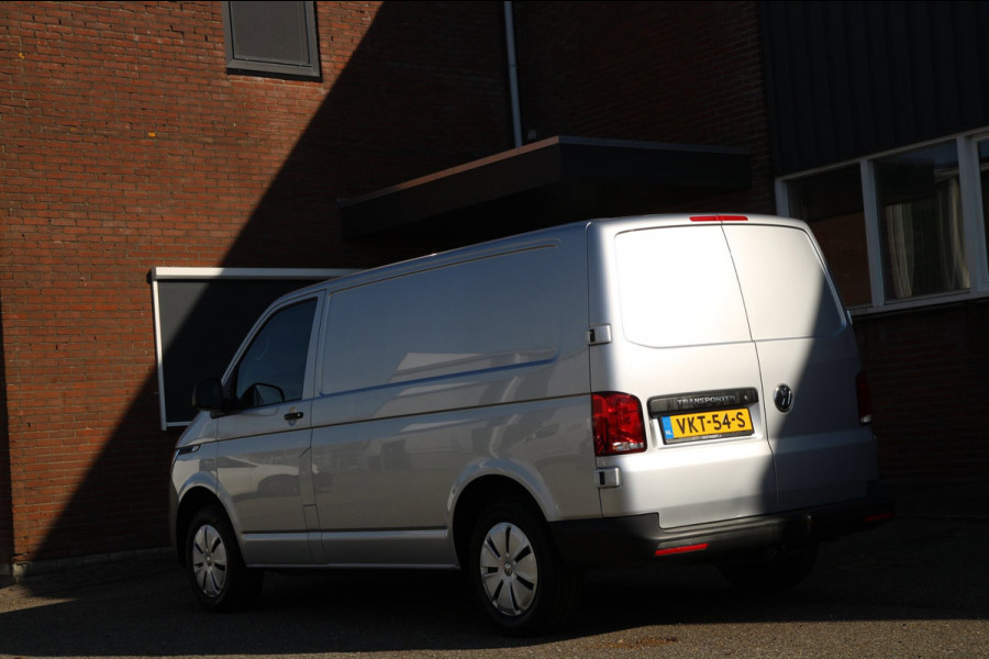 Volkswagen Transporter 2.0 TDI L1H1 / Trekhaak / 3 zits / Cruise / Airco