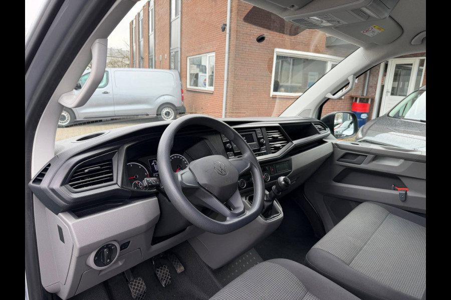 Volkswagen Transporter 2.0 TDI L1H1 / Trekhaak / 3 zits / Cruise / Airco