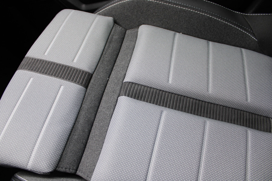 Opel Grandland 1.6 Turbo Plug-in-Hybrid Ultimate | Panoramadak | Trekhaak | Head-Up | FOCAL