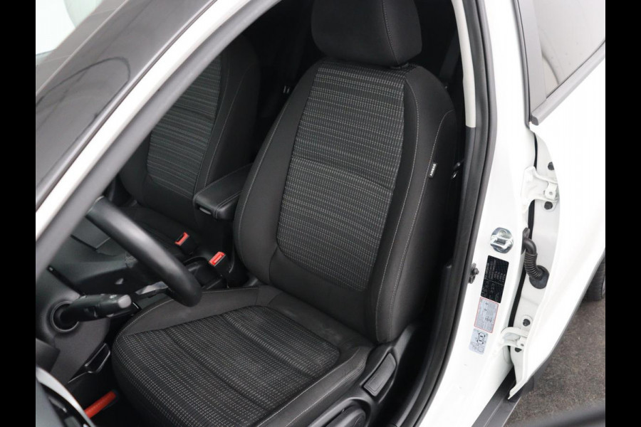 Kia Stonic 1.0 T-GDi MHEV DynamicPlusLine | Adaptive cruise | Carplay | Camera | Keyless | Climate control | DAB | Navigatie | Bluetooth | Parkeerhulp