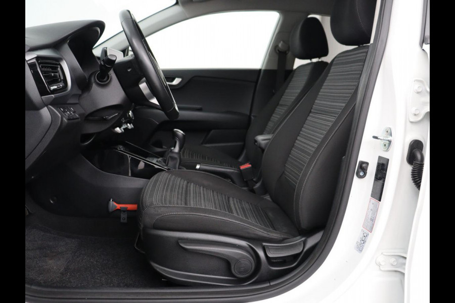 Kia Stonic 1.0 T-GDi MHEV DynamicPlusLine | Adaptive cruise | Carplay | Camera | Keyless | Climate control | DAB | Navigatie | Bluetooth | Parkeerhulp