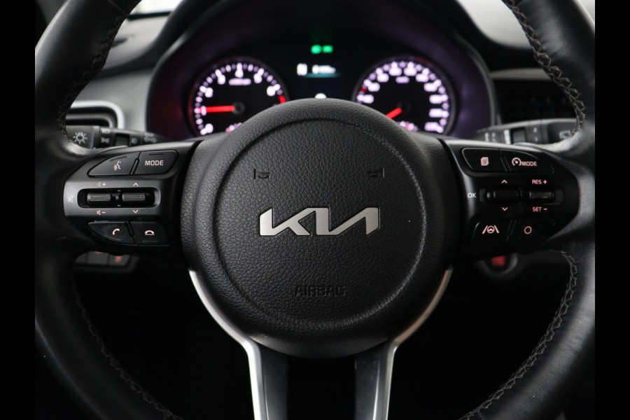 Kia Stonic 1.0 T-GDi MHEV DynamicPlusLine | Adaptive cruise | Carplay | Camera | Keyless | Climate control | DAB | Navigatie | Bluetooth | Parkeerhulp