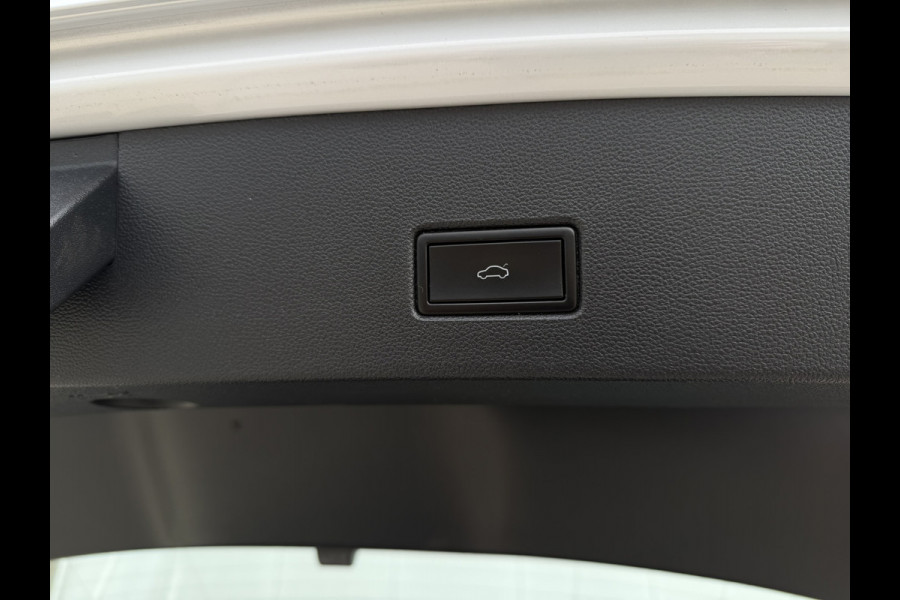 Volkswagen T-Roc 1.0 TSI Style Business | Adaptive Cruise | Climate | Carplay | DAB | Navi