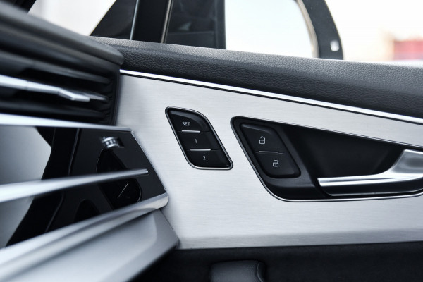 Audi Q7 55 TFSI e quattro 3x S-Line. Pano, ACC, HUD, Memory, Leder, B&O, Stuurvw, Keyless, Camera, Matrix, Sfeer, 22''!