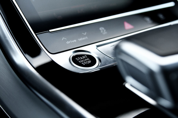 Audi Q7 55 TFSI e quattro 3x S-Line. Pano, ACC, HUD, Memory, Leder, B&O, Stuurvw, Keyless, Camera, Matrix, Sfeer, 22''!