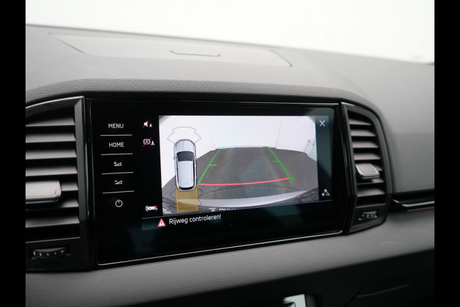Škoda Karoq 1.5 TSI ACT Sportline Business DSG 150pk | Adaptive Cruise | Camera | Matrix LED | RS Sportstoelen Verwarmd | 18"L.M | Adaptive Onderstel | Keyless | Sfeerverlichting | Apple Carplay | Virtual | Navigatie | DAB |