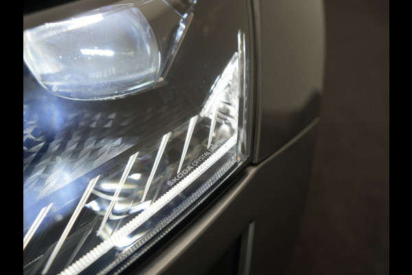 Škoda Karoq 1.5 TSI ACT Sportline Business DSG 150pk | Adaptive Cruise | Camera | Matrix LED | RS Sportstoelen Verwarmd | 18"L.M | Adaptive Onderstel | Keyless | Sfeerverlichting | Apple Carplay | Virtual | Navigatie | DAB |