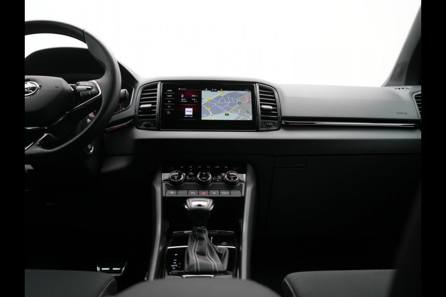 Škoda Karoq 1.5 TSI ACT Sportline Business DSG 150pk | Adaptive Cruise | Camera | Matrix LED | RS Sportstoelen Verwarmd | 18"L.M | Adaptive Onderstel | Keyless | Sfeerverlichting | Apple Carplay | Virtual | Navigatie | DAB |