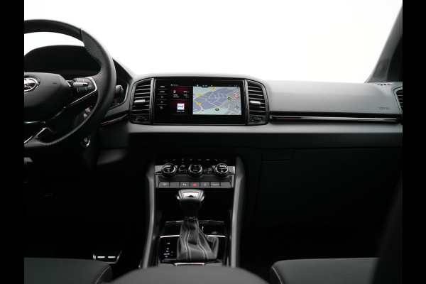 Škoda Karoq 1.5 TSI ACT Sportline Business DSG 150pk | Adaptive Cruise | Camera | Matrix LED | RS Sportstoelen Verwarmd | 18"L.M | Adaptive Onderstel | Keyless | Sfeerverlichting | Apple Carplay | Virtual | Navigatie | DAB |