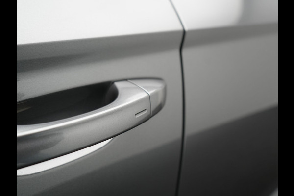 Škoda Karoq 1.5 TSI ACT Sportline Business DSG 150pk | Adaptive Cruise | Camera | Matrix LED | RS Sportstoelen Verwarmd | 18"L.M | Adaptive Onderstel | Keyless | Sfeerverlichting | Apple Carplay | Virtual | Navigatie | DAB |