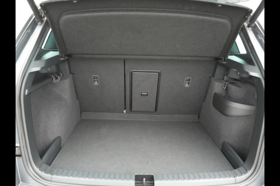 Škoda Karoq 1.5 TSI ACT Sportline Business DSG 150pk | Adaptive Cruise | Camera | Matrix LED | RS Sportstoelen Verwarmd | 18"L.M | Adaptive Onderstel | Keyless | Sfeerverlichting | Apple Carplay | Virtual | Navigatie | DAB |