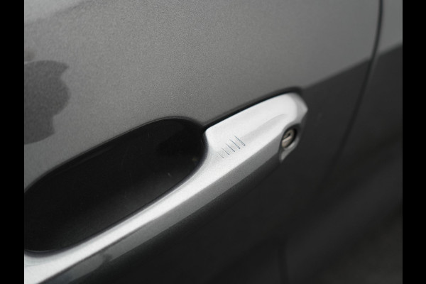 Ford Kuga 2.5 Titanium PHEV 225pk Dealer O.H | Camera | Keyless | Cruise Control | Sportstoelen & Stuur Verwarmd | Navigatie | Virtual | DAB | 17"L.M | Plug In Hybrid