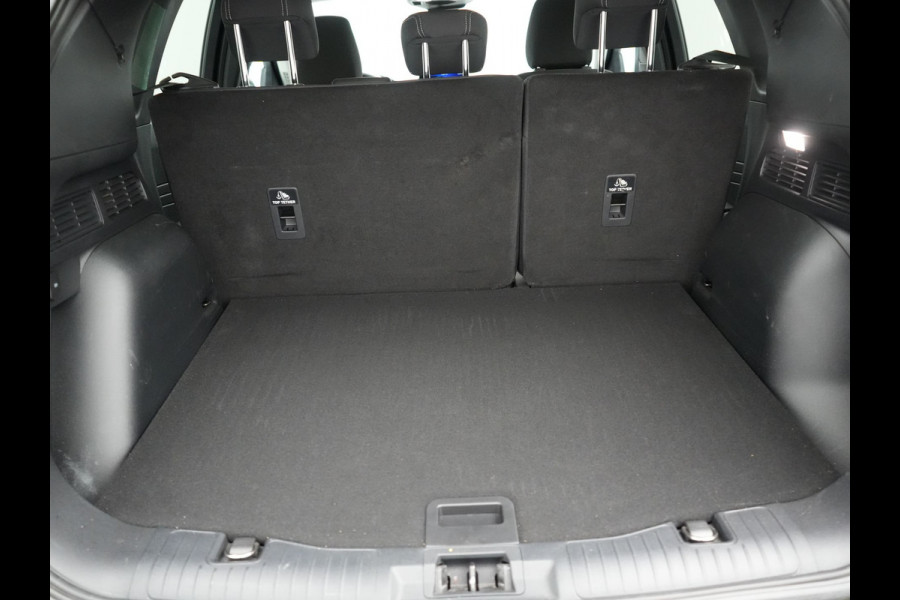 Ford Kuga 2.5 Titanium PHEV 225pk Dealer O.H | Camera | Keyless | Cruise Control | Sportstoelen & Stuur Verwarmd | Navigatie | Virtual | DAB | 17"L.M | Plug In Hybrid