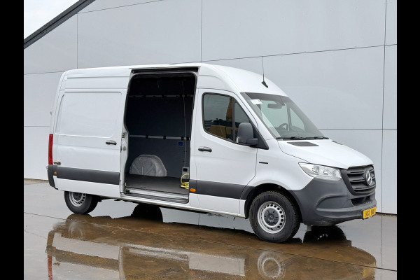 Mercedes-Benz eSprinter 312 55kWh 168km WLTP 93.1% (SOH) 80kw Snelladen L2H2 Climate Control Camera Stoelverwarming Laadkabel