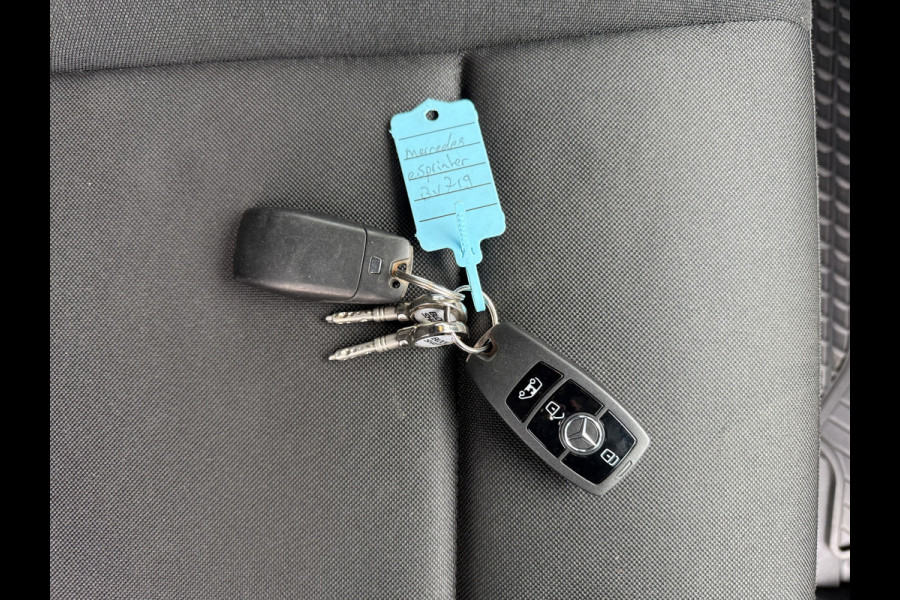 Mercedes-Benz eSprinter 312 55kWh 168km WLTP 93.1% (SOH) 80kw Snelladen L2H2 Climate Control Camera Stoelverwarming Laadkabel