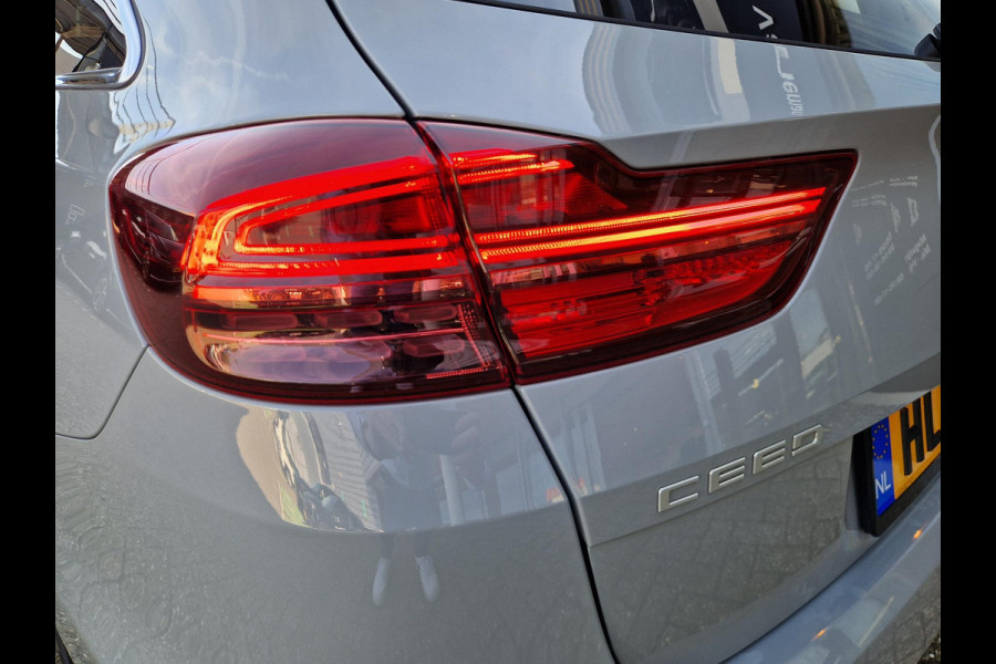 Kia Ceed Sportswagon 1.0 T-GDi MHEV Design Edition Automaat | JBL | Dodehoek | Klep Elektrisch | LED | Camera | Stoelverwarming |