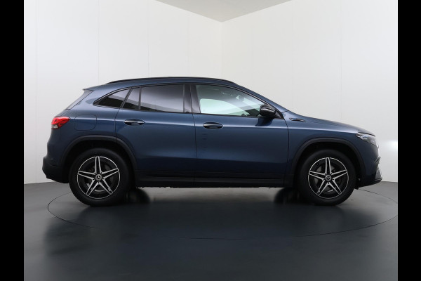 Mercedes-Benz EQA 250 AMG Line 67 kWh VAN € 34.900,- NU VOOR SLECHTS € 31.877,- | UW LENTEVOORDEEL € 4.023,-! | SOH 94% | DISTRONIC ADAPTIVE CRUISE | PANORAMADAK | 360 CAMERA | SFEERVERLICHTING | RIJKLAAR MET 12 MND BOVAG GARANTIE