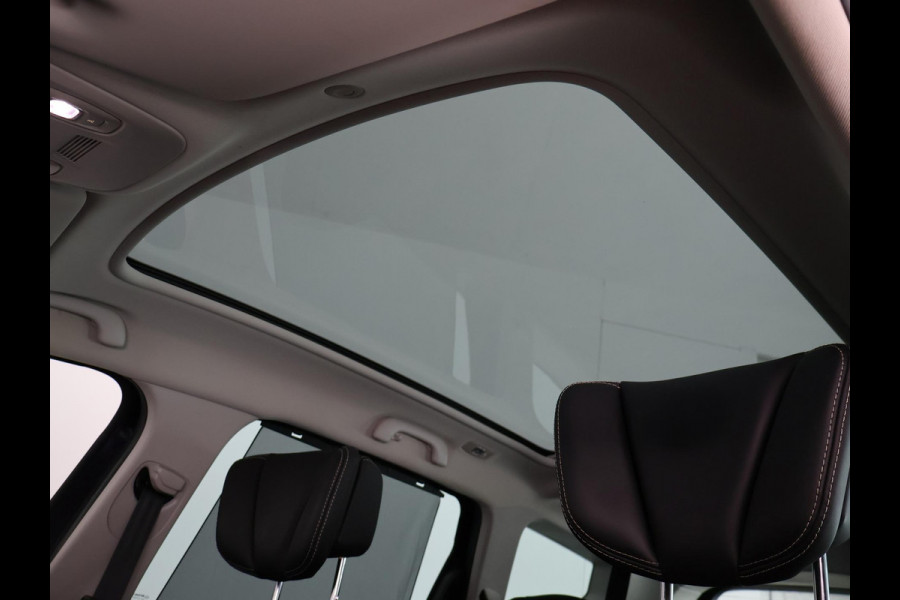 Renault Grand Scénic 1.3 TCe Initiale Paris Automaat | Leder | Bose Audio | Panoramadak